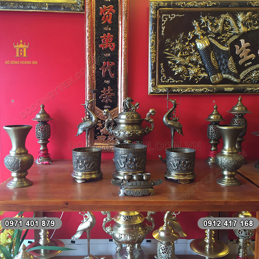 Bộ Đồ Thờ Bằng Đồng Hun Cỡ Nhỏ Cho Tủ Thờ 1m27